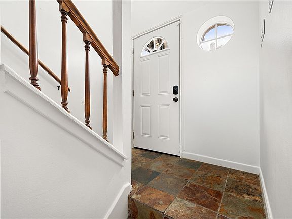 4th image of 612 Fargo St #612