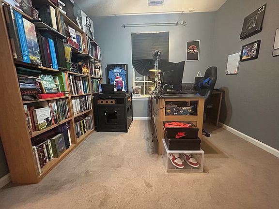 5th image of 2732 Belle Meade Pl