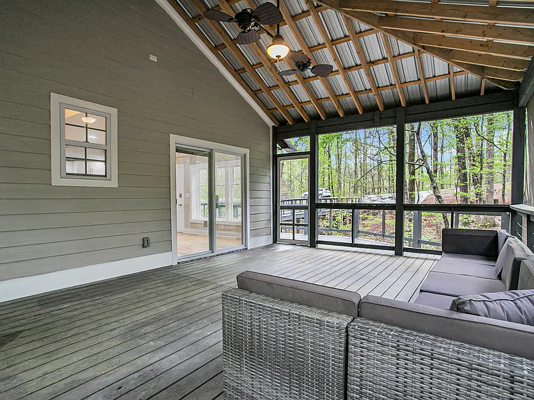 Screened in porch