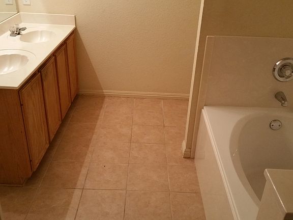 3rd image of 4004 Ambrose Dr