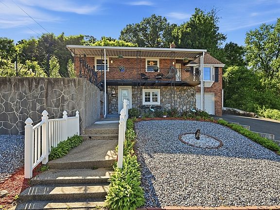 3rd image of 140 Ruskin St