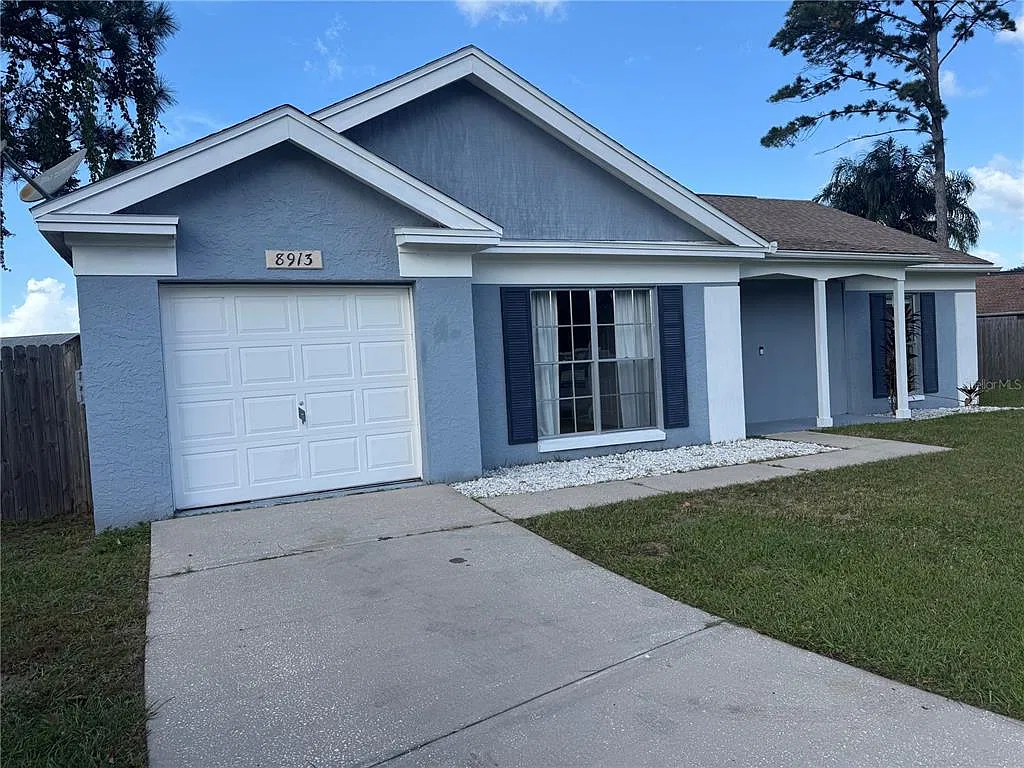 4 bed, 2.0 bath, 1190 sqft, $2,100 — Photo 2