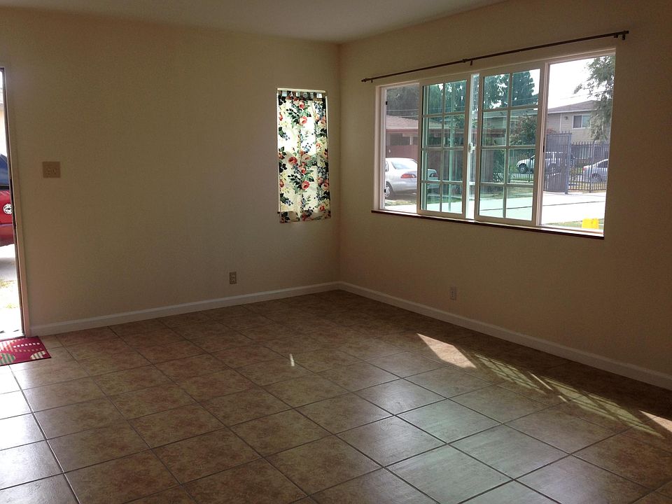 2nd image of 2337 W Roberta Ave