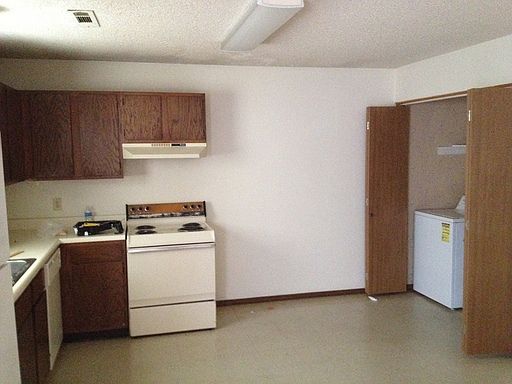 2nd image of 1294 E Farmers Dr