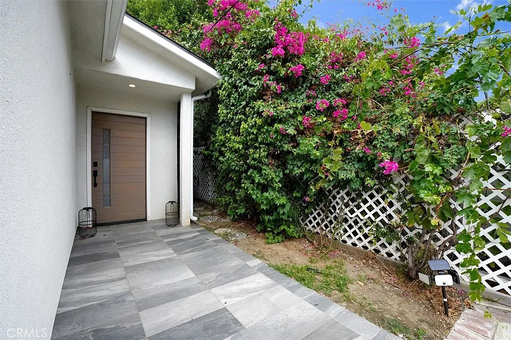 2 bed, 1200 sqft, $3,500 — Photo 1