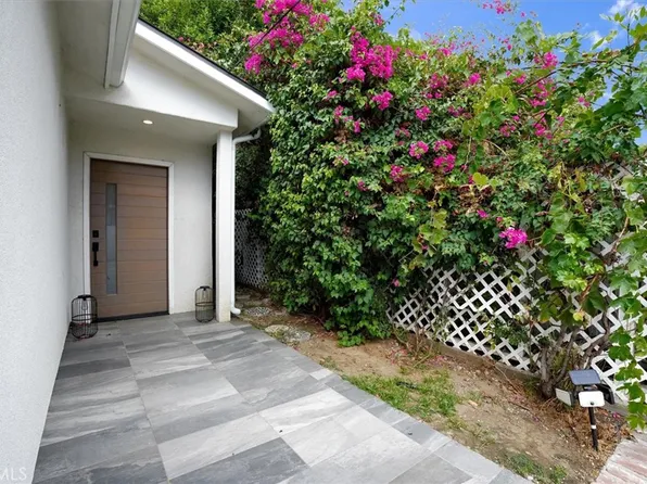 14021 Hartsook St, Sherman Oaks, CA 91423