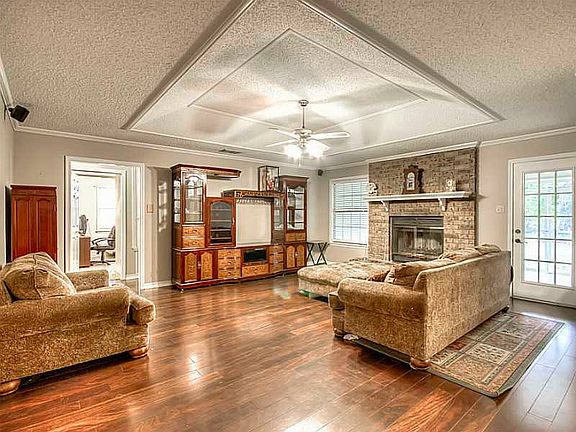 5th image of 7902 Cedar Creek Cir