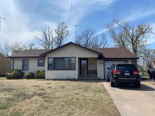 1315 Eisenhower Ave, Great Bend, KS 67530