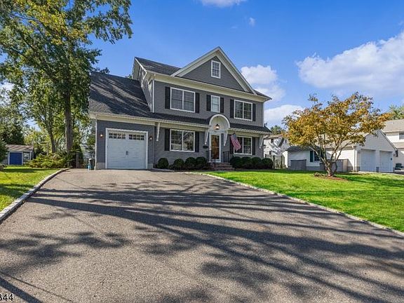 2nd image of 15 Primrose Dr
