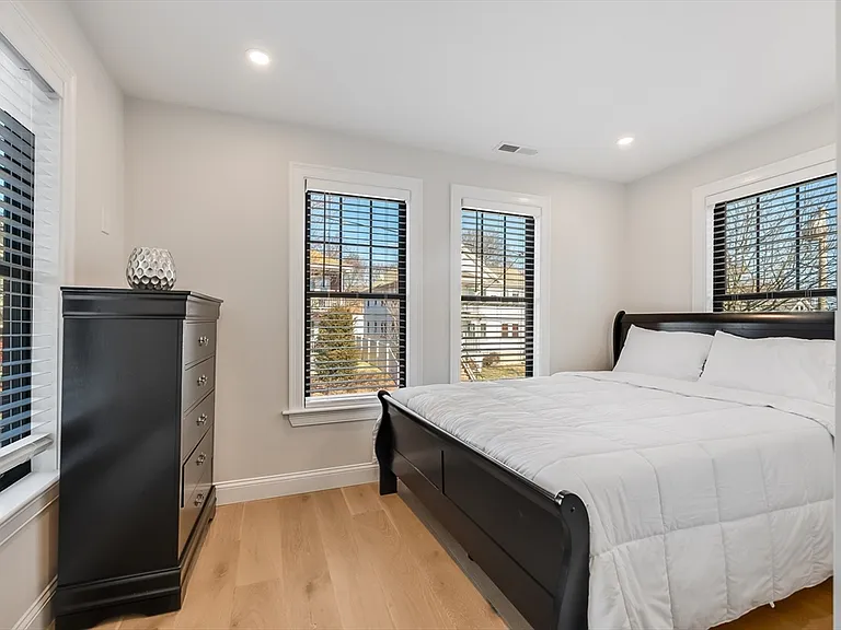 32 Perthshire Rd #2 — Photo 9