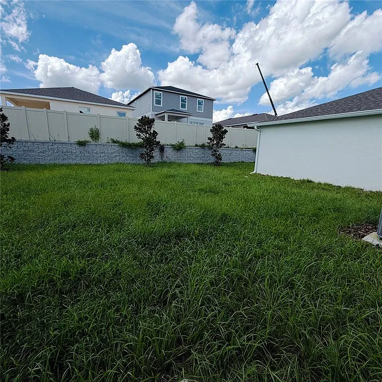 4 bed, 2.5 bath, 2107 sqft, $1,950 — Photo 4