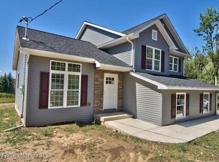 1612 Davinci Ln, Clarks Summit, PA 18411