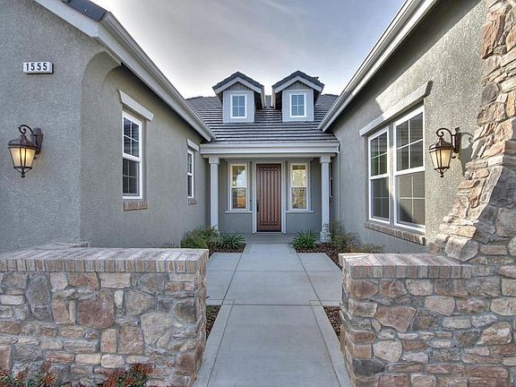 5th image of 1555 Bautista Way