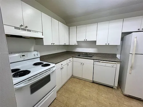 5102 NW 79th Ave #307 Photo 1