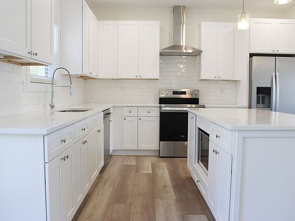 2nd image of 1424 Westbrook Cir