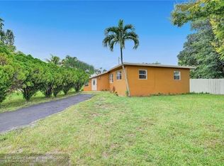 6533 Wiley St, Hollywood, FL 33023