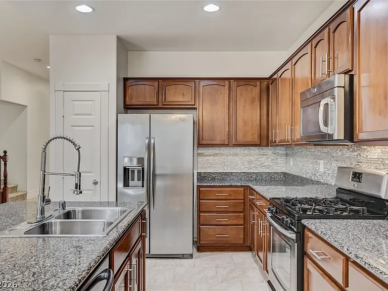 8117 Slate Falls St — Photo 26