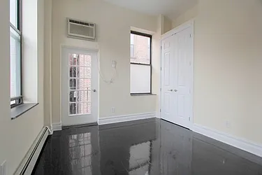 Rented by Julien Aractingi, LREB