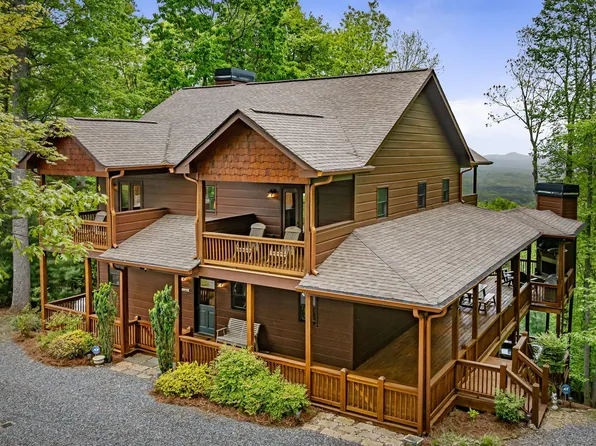 150 Katahdin Dr, Mineral Bluff, GA 30559