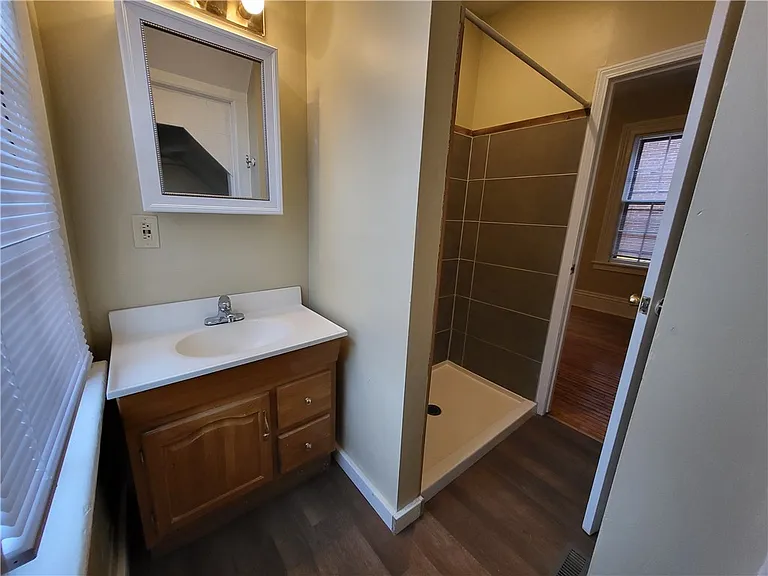 168 Gibbs St #2 — Photo 12