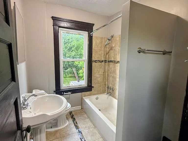 836 Stadelman Ave — Photo 6