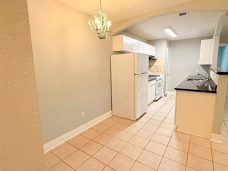 320 Willowick St — Photo 13