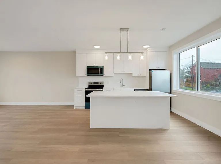 710 Catherine St — Photo 21