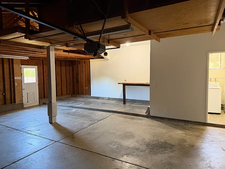 427 Bloom Ln — Photo 36