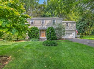 19 Springwood Dr, Trumbull, CT 06611