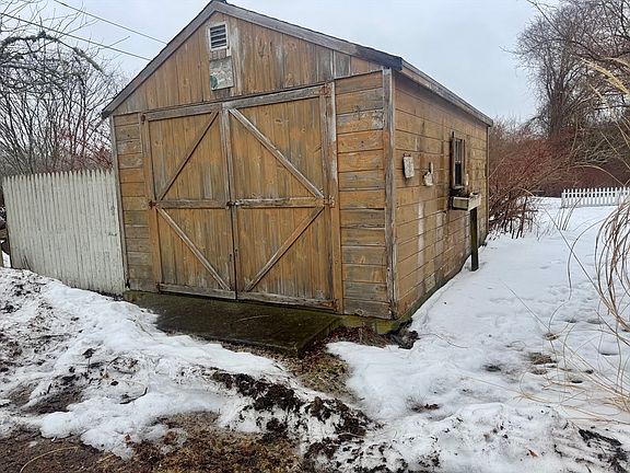 2nd image of 649 Horseneck Rd