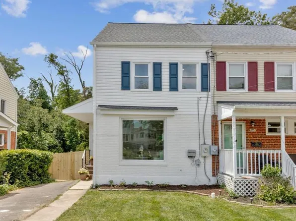 2249 Sweetbriar Dr, Alexandria, VA 22307