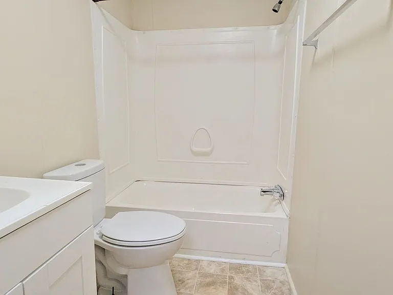 99 Center Grove Dr — Photo 24