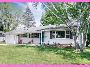 4905 Goldfinch Dr, Madison, WI 53714