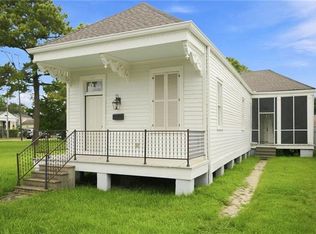 812 Madison St, Gretna, LA 70053