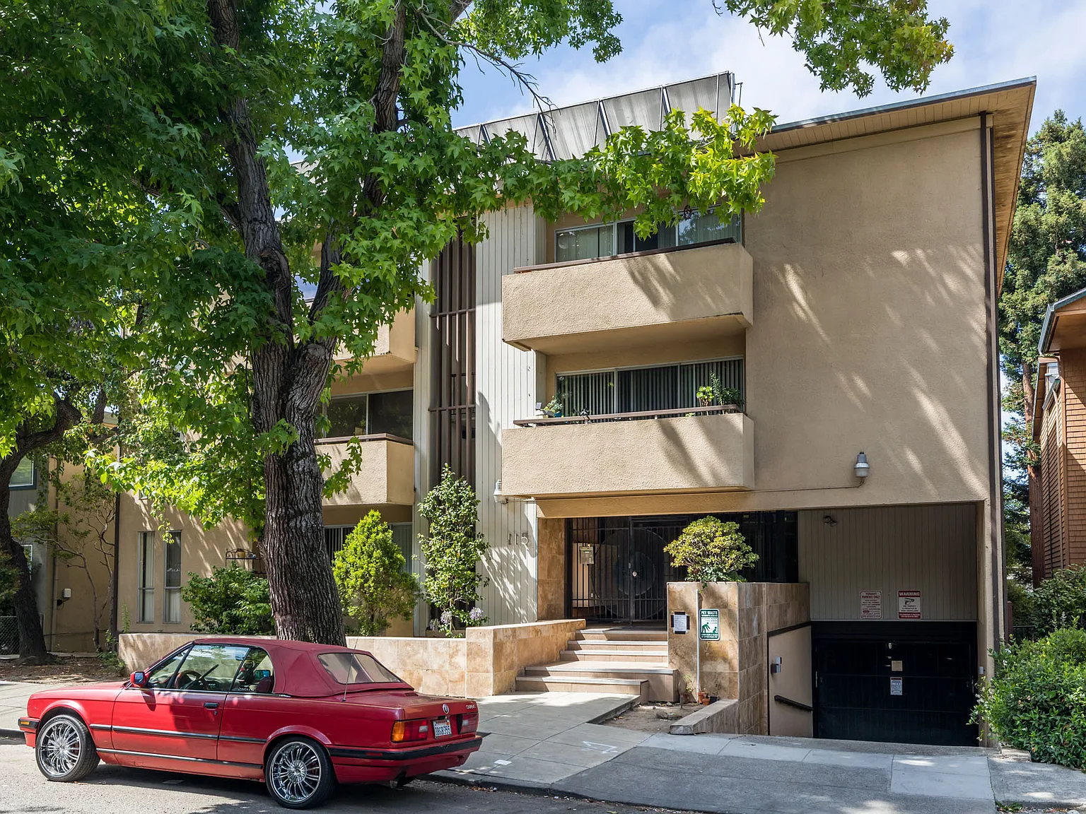 115 Moss — Photo 1