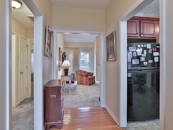 3rd image of 301 Bridlewood Ave