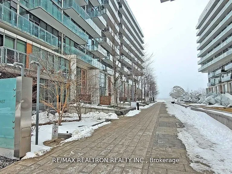39 Queens Quay E #734 — Photo 3