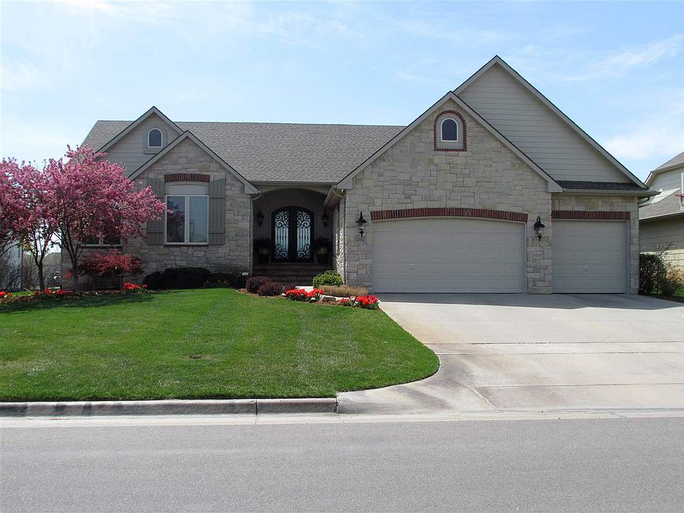 1st image of 745 N Woodstone Dr