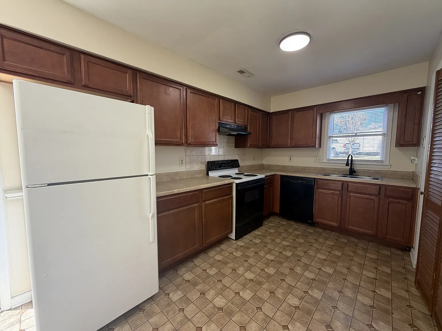 1019 Blue Leaf Place - 1 — Photo 4