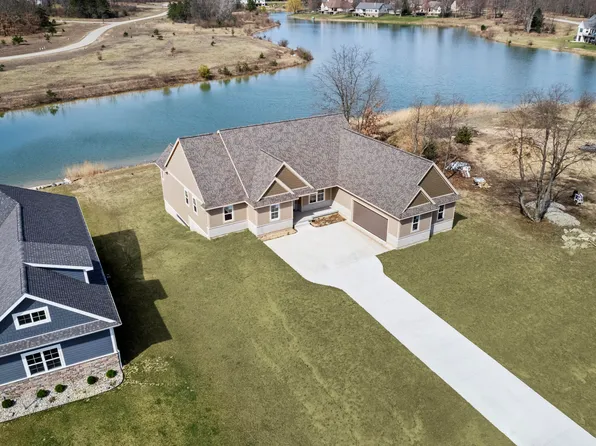 11295 Killarney Dr, Stanwood, MI 49346