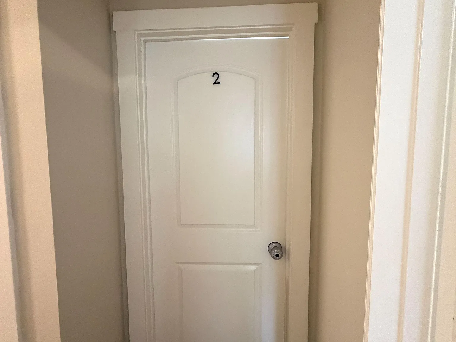 3 bed, 2.0 bath, 1300 sqft, $1,139 — Photo 3