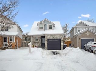 747 Fairway Ct, Kitchener, ON N2A 4B4