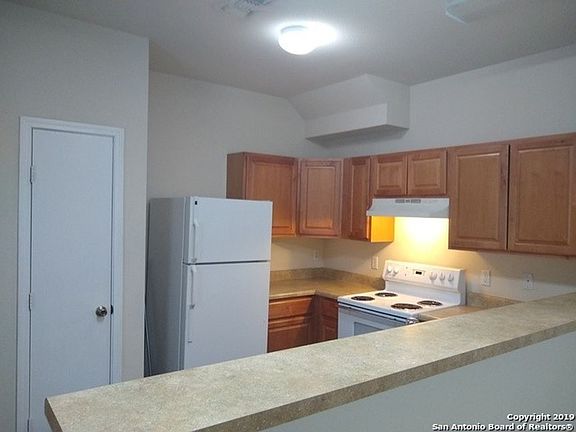 2nd image of 7810 Kingsbury Wood Unit 4