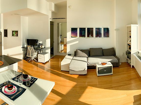 3rd image of 4545 Center Blvd #13