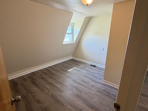 5th image of 1061 Front St #1