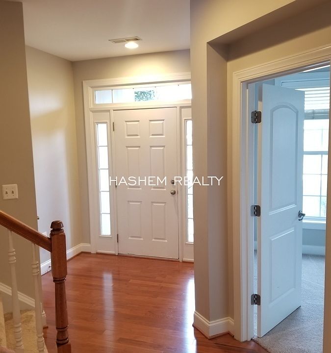 2267 Potomac Club Pkwy, Woodbridge, VA 22191 Zillow