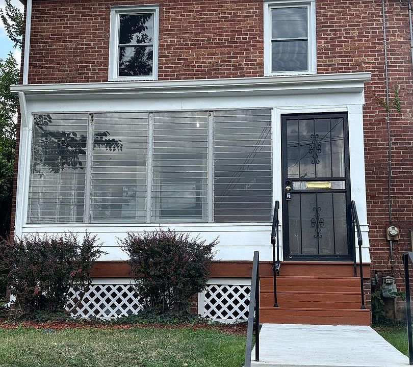 1st image of 1903 R St SE