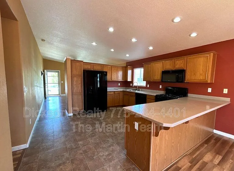 17630 White Tail Ct — Photo 4