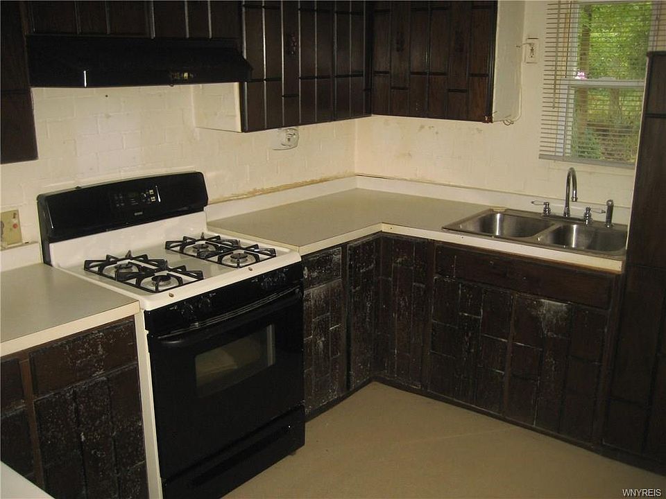 2nd image of 1393 Elwood Dr