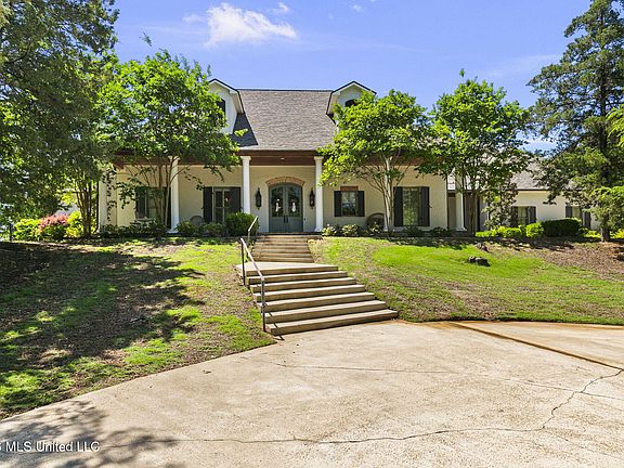 2nd image of 404 Cedarmont Dr